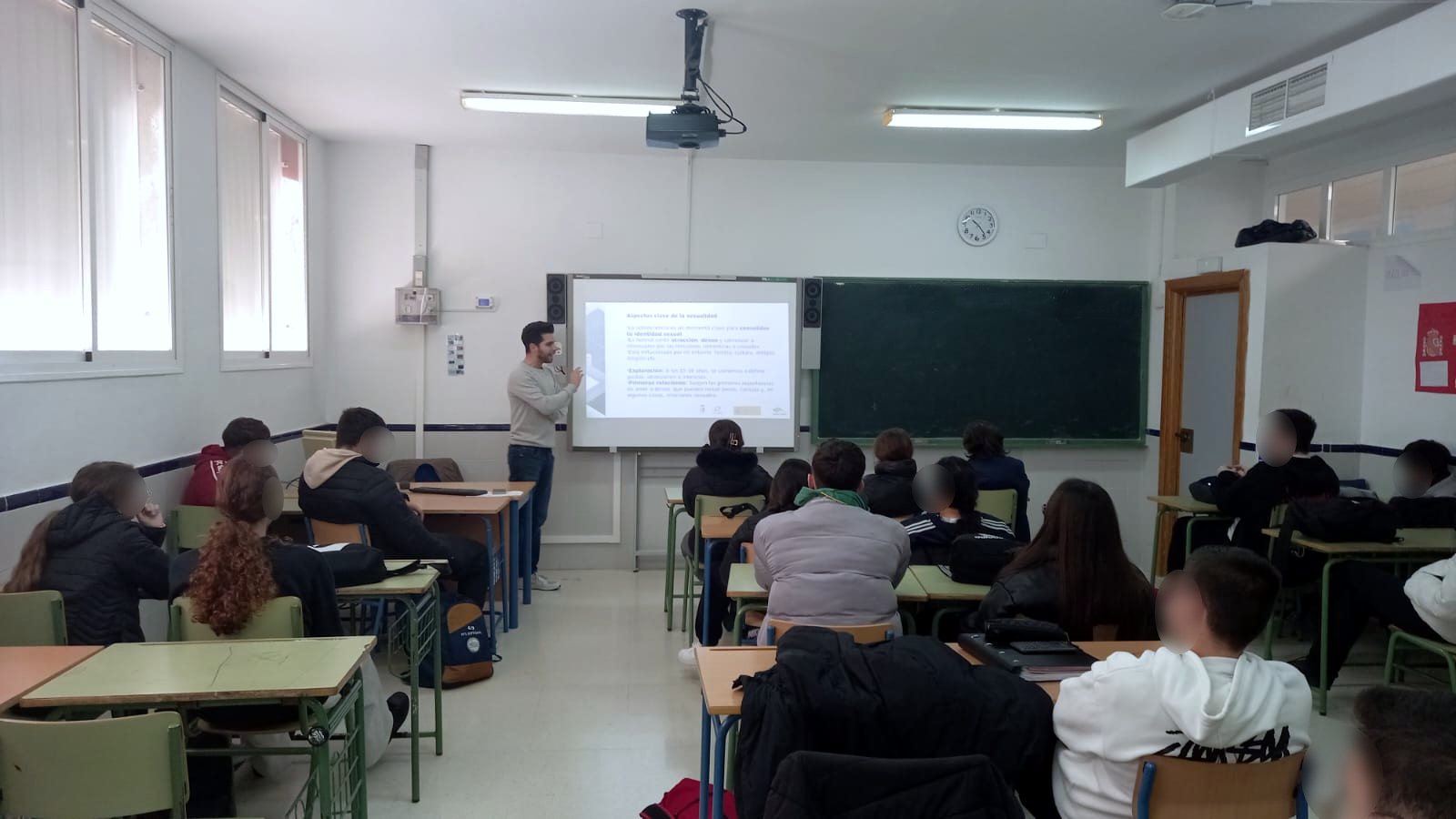 El objetivo de estas acciones formativas es fomentar  la educación en igualdad y la prevención de la violencia de género,  para avanzar hacia una sociedad más respetuosa, inclusiva, justa y libre de violencia.